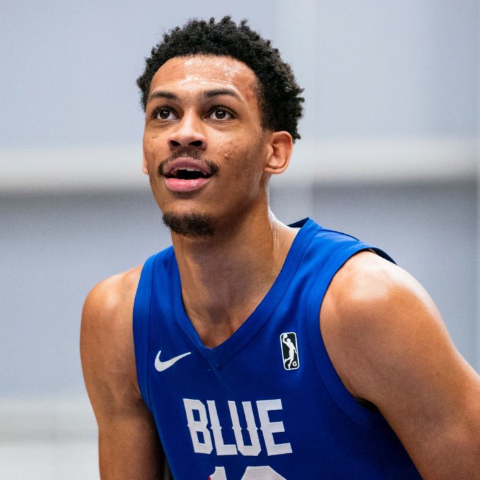 Darius Bazley