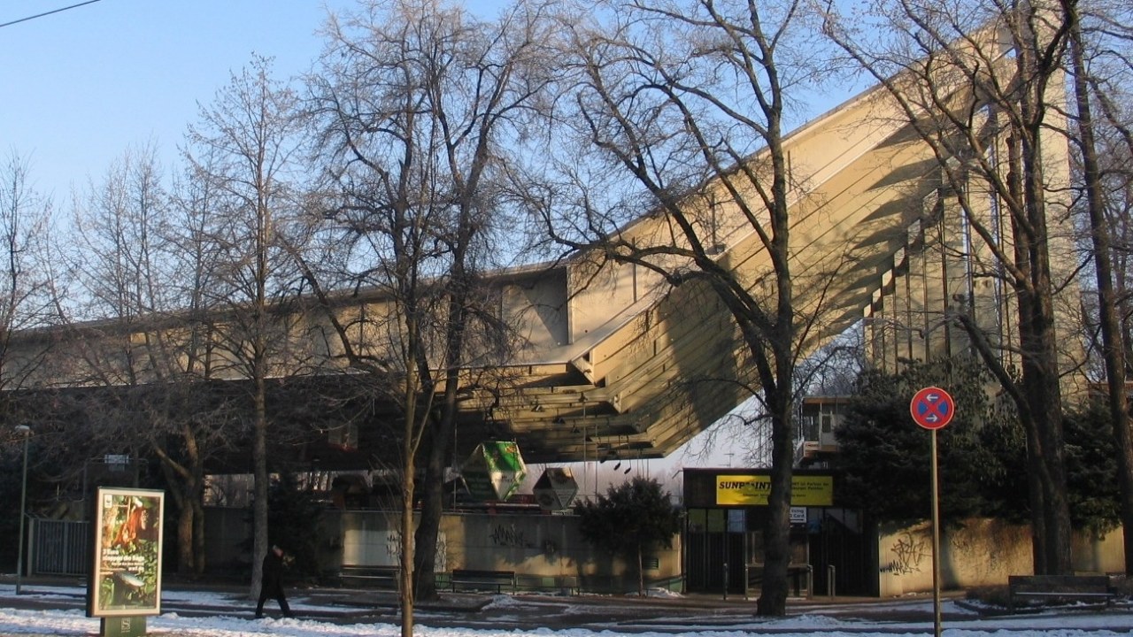 Curt-Frenzel-Stadion
