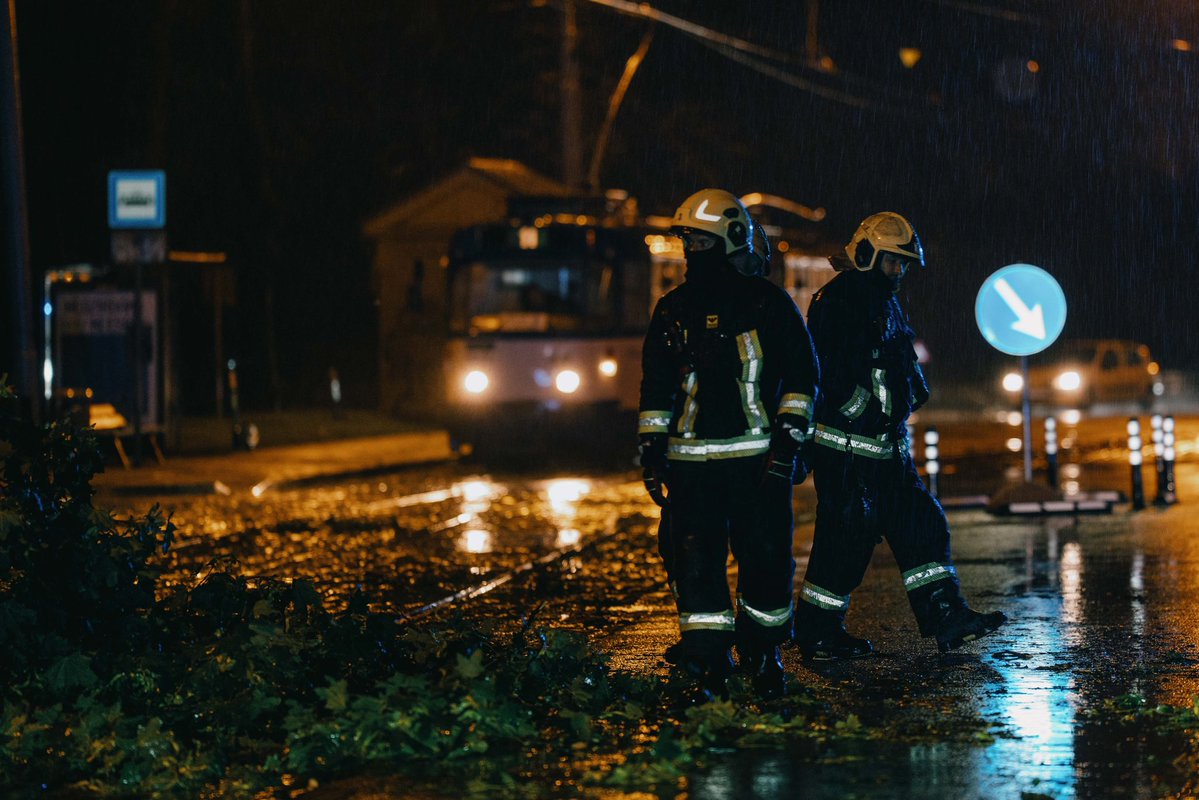 Без электричества в Латвии по-прежнему остаются около 87 000 клиентов