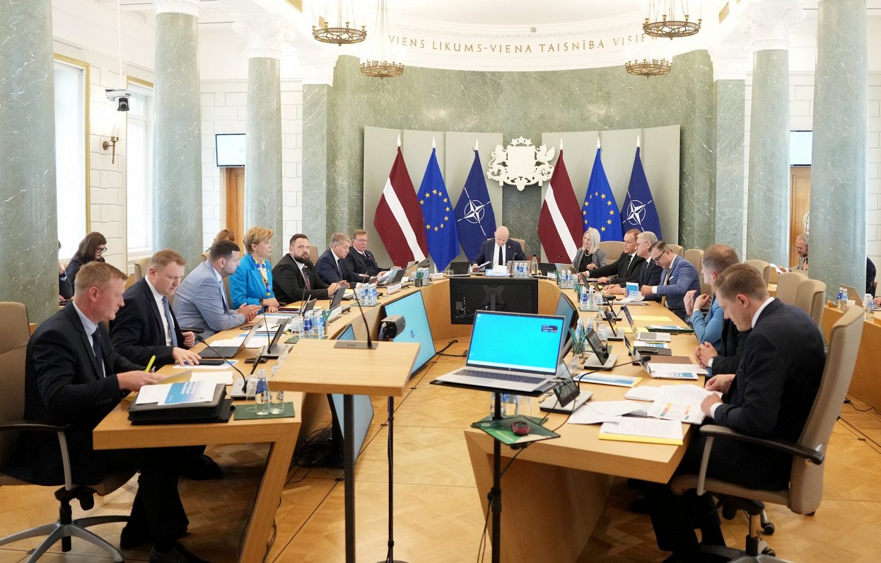 Politologs: Kulberga valdības 100 dienu sniegums ir pretrunīgs, bet kopējā virzība - pozitīva