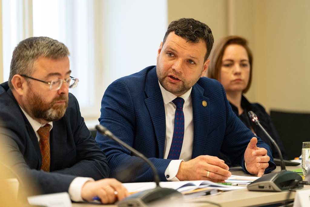 ZZS отзывает Узуниекса и исключает