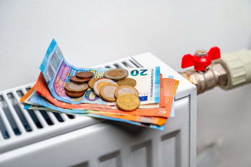 Siltumenerģijas tarifi šajā apkures sezonā varētu būt vidēji par 5-15% lielāki nekā pērn