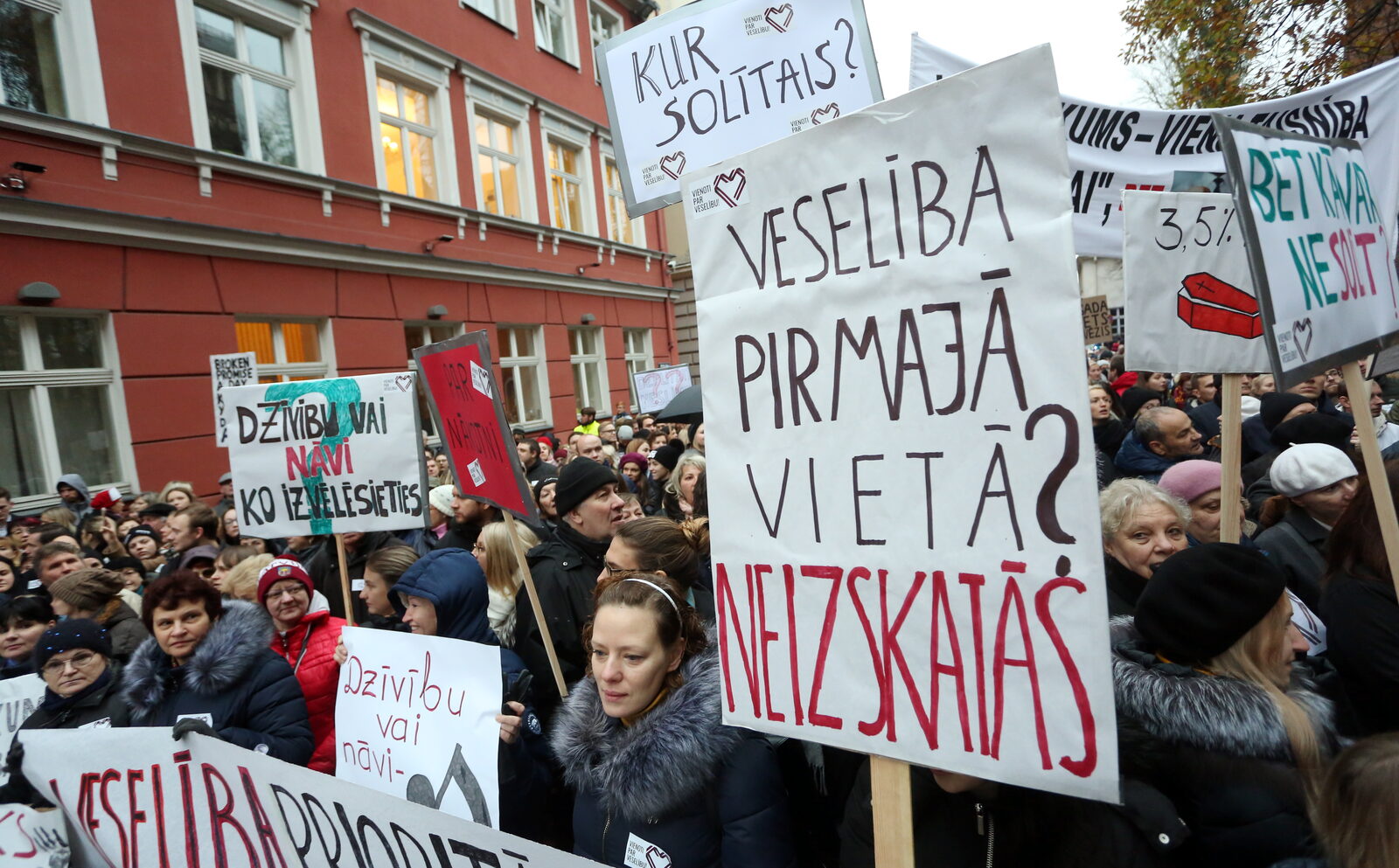 Mediķu arodbiedrība piketā pie valdības plāno pulcēt ap 1000 cilvēku