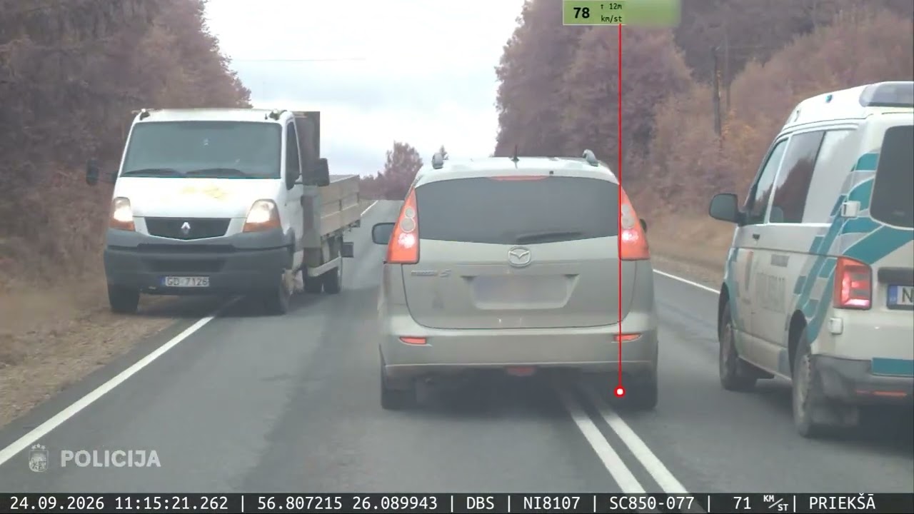 Погоня в Мадонском крае: автомобиль с нелегальными мигрантами слетел с дороги