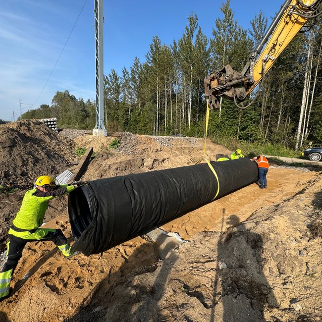 "Rail Baltica" pamattrases būvdarbu teritorijā atrasti septiņi kara laika lielkalibra lādiņi
