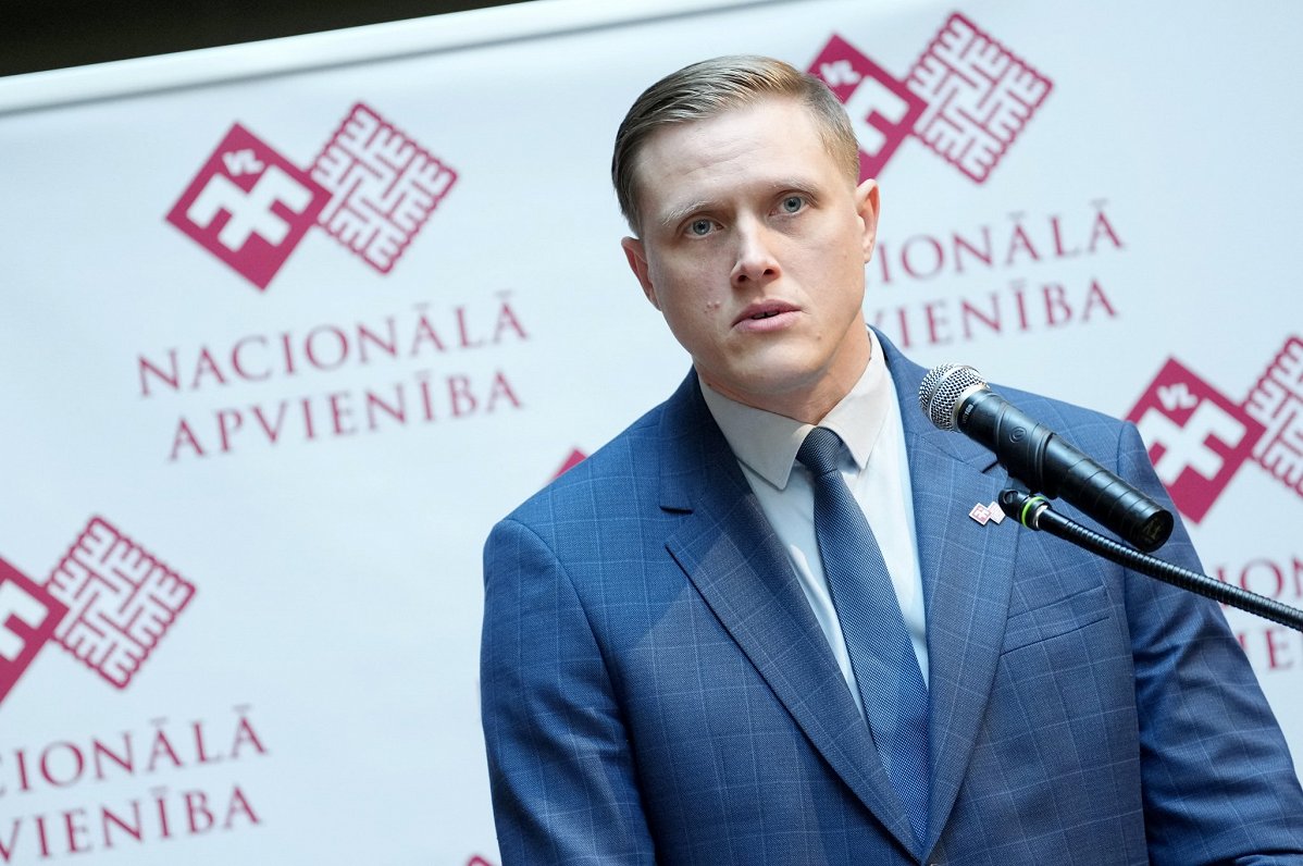 Dombrava vēlētos saglabāt iekšlietu ministra amatu Dombrava vēlētos saglabāt iekšlietu ministra amatu