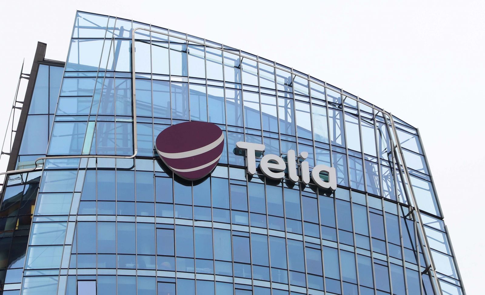 Правительство сделает предложение о выкупе у "Telia" долей "Tet" и LMT
