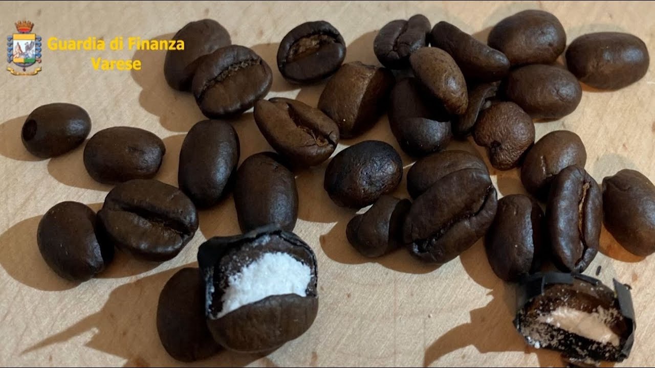 Итальянская полиция обнаружила кокаин, спрятанный в кофейных зернах