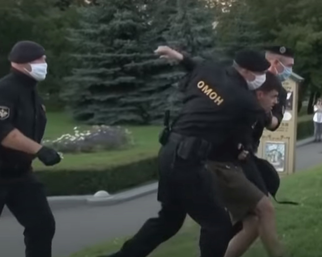 Стихийные протесты и аресты в Беларуси