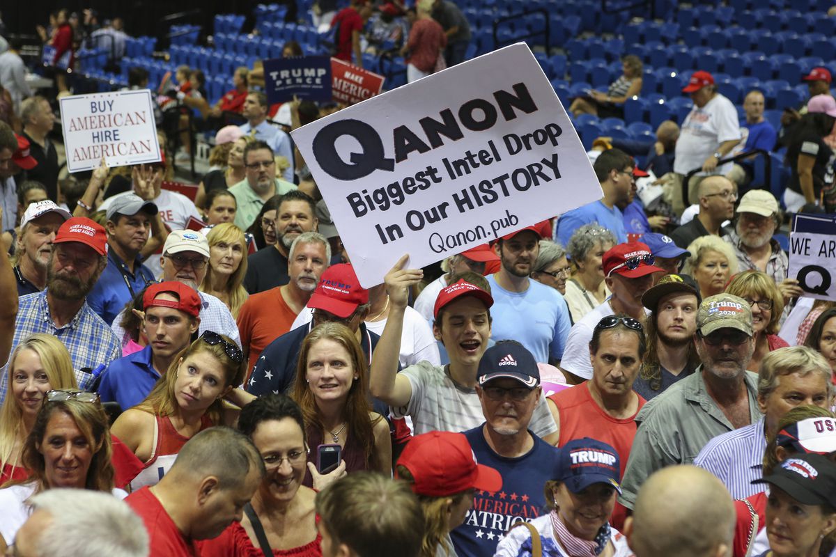 QAnon: Twitter удалил 7000 учетных записей, связанных с группой теории заговора