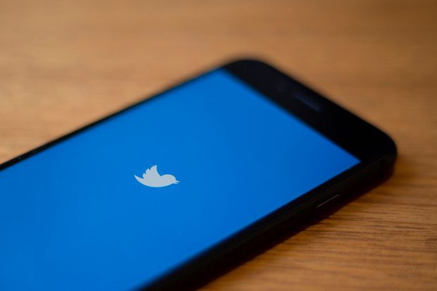 Более тысячи сотрудников Twitter могли стать объектами атаки хакеров