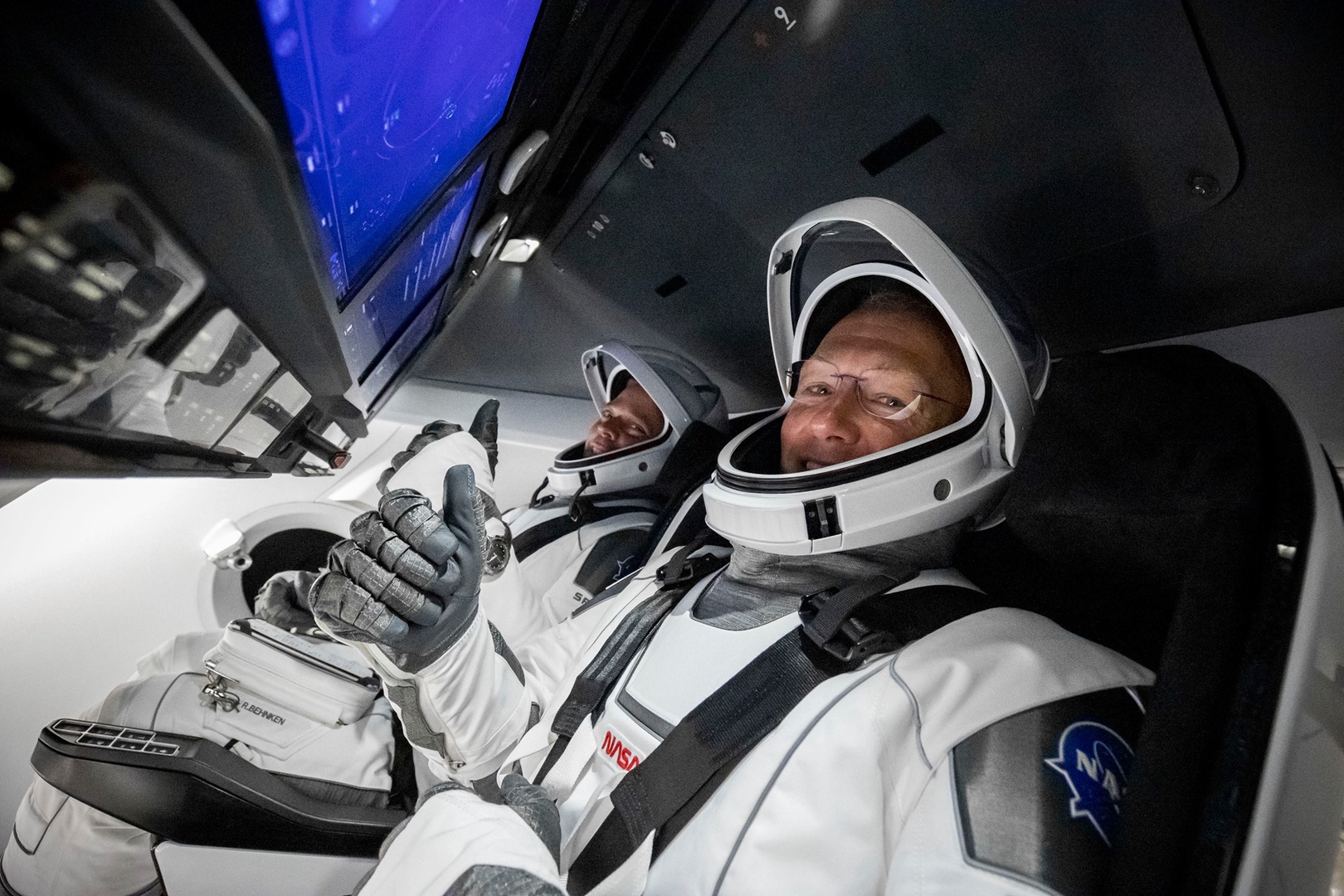 Успешно завершена первая космическая миссия Nasa и SpaceX Успешно завершена первая космическая миссия Nasa и SpaceX