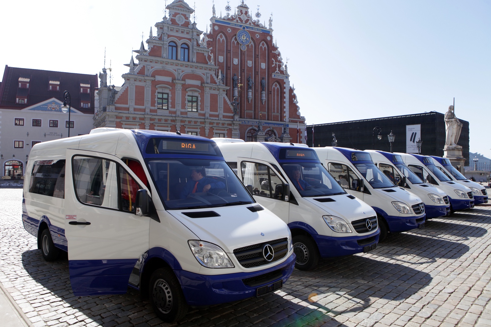 Covid-19: из-за отмены скидок в августе не будут курсировать некоторые номера маршруток Covid-19: из-за отмены скидок в августе не будут курсировать некоторые номера маршруток