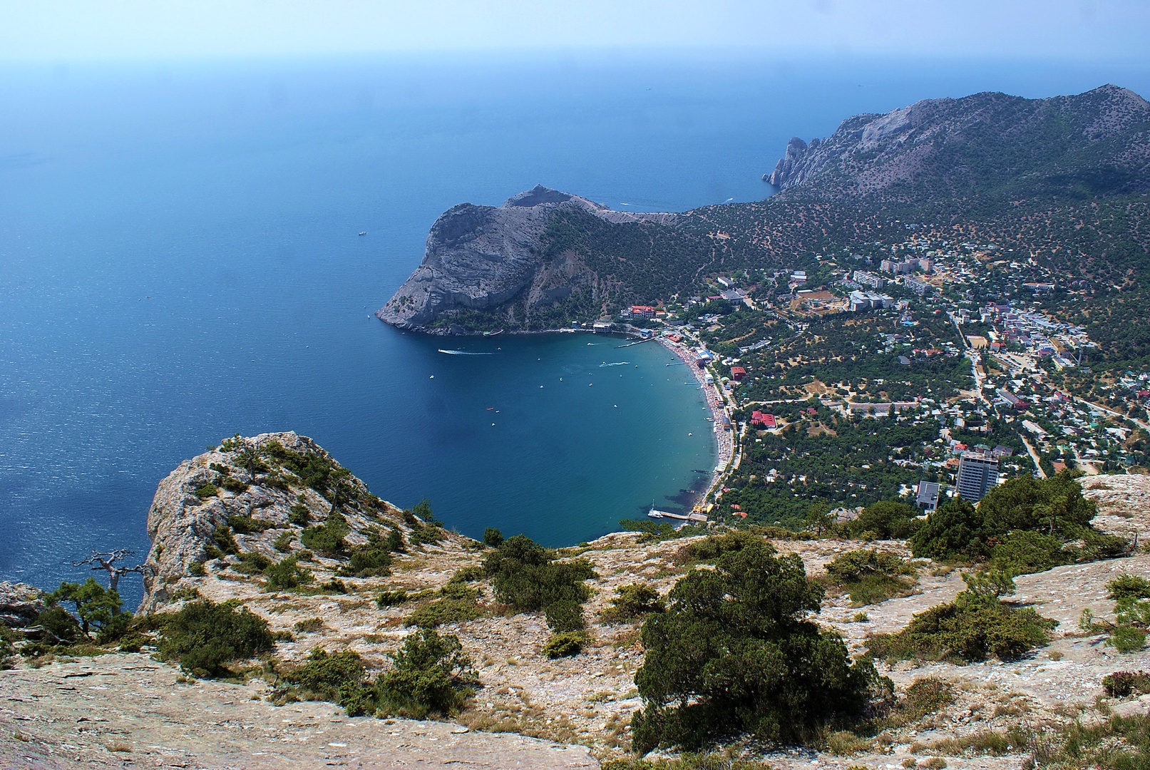 В Крыму проведут эксперимент по искусственному вызову дождей В Крыму проведут эксперимент по искусственному вызову дождей