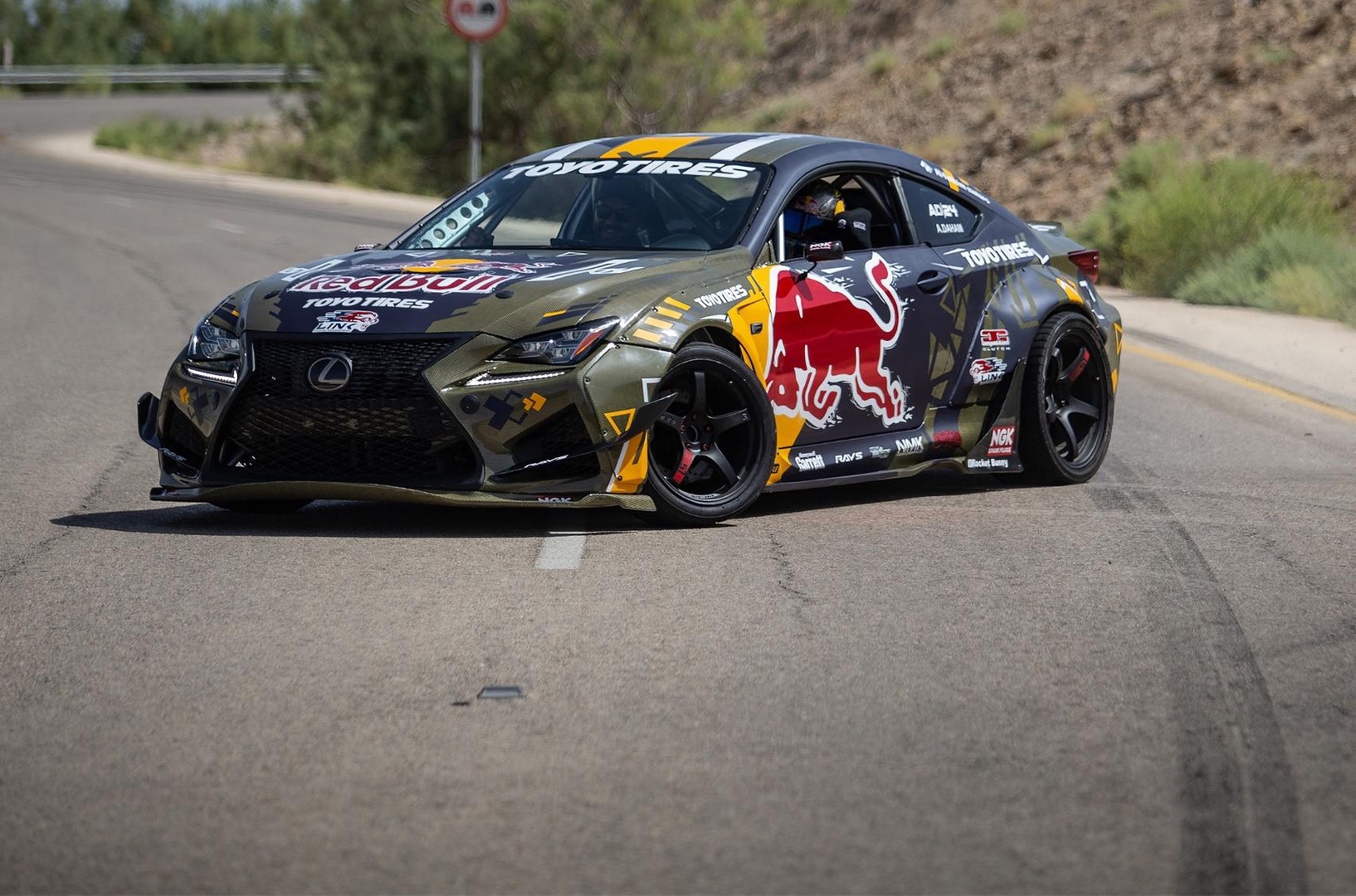 Lexus RC F превратился в дрифткар с 1200 лошидьми