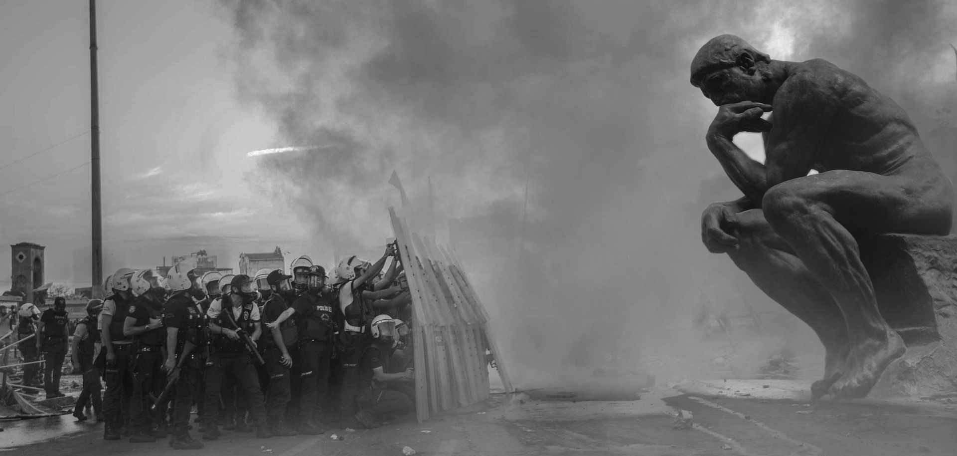 #BLM Протестующие в Портленде подожгли офис Ассоциации полиции