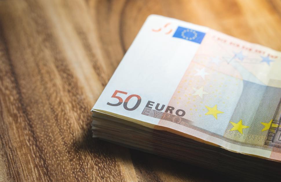 Дело об изъятых у украинца незадекларированных 25 000 евро передано в прокуратуру