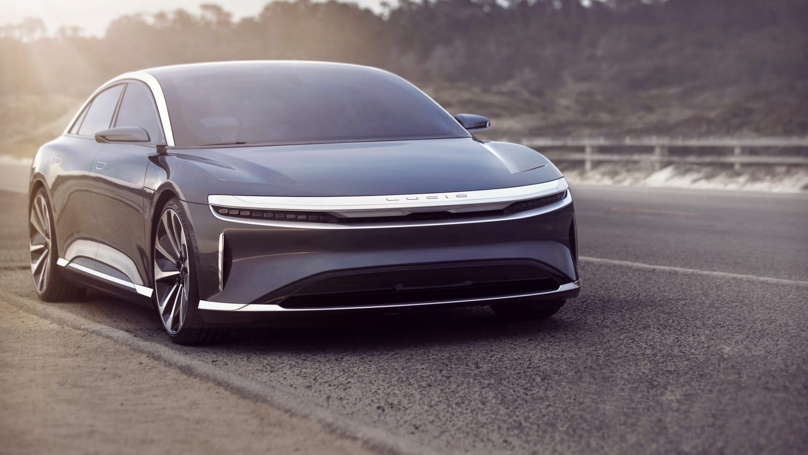 Lucid Air 800 км без перезарядки