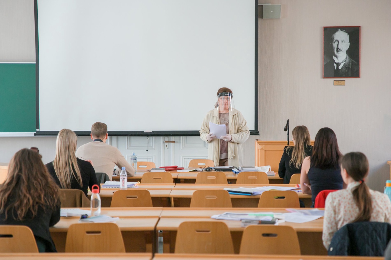 С 1 сентября этого года вырастут зарплаты преподавателей вузов С 1 сентября этого года вырастут зарплаты преподавателей вузов