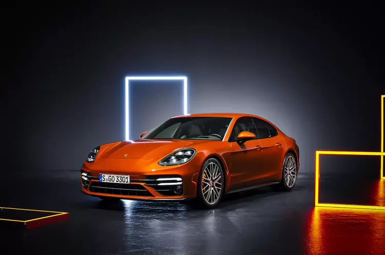 Вышло крупное обновление Porsche Panamera