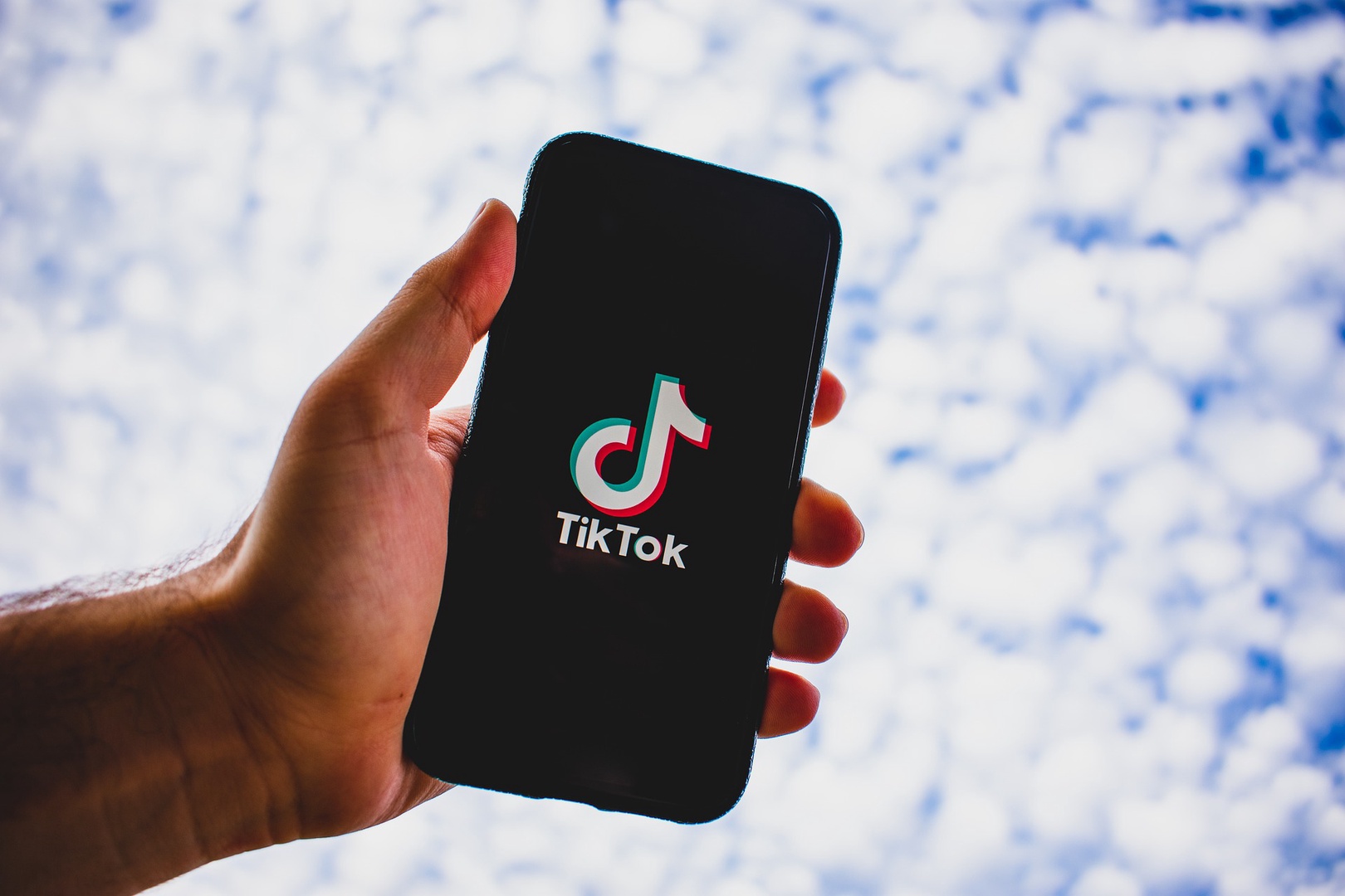 Опасные тенденции самодельных бьюти-лайфхаков в TikTok