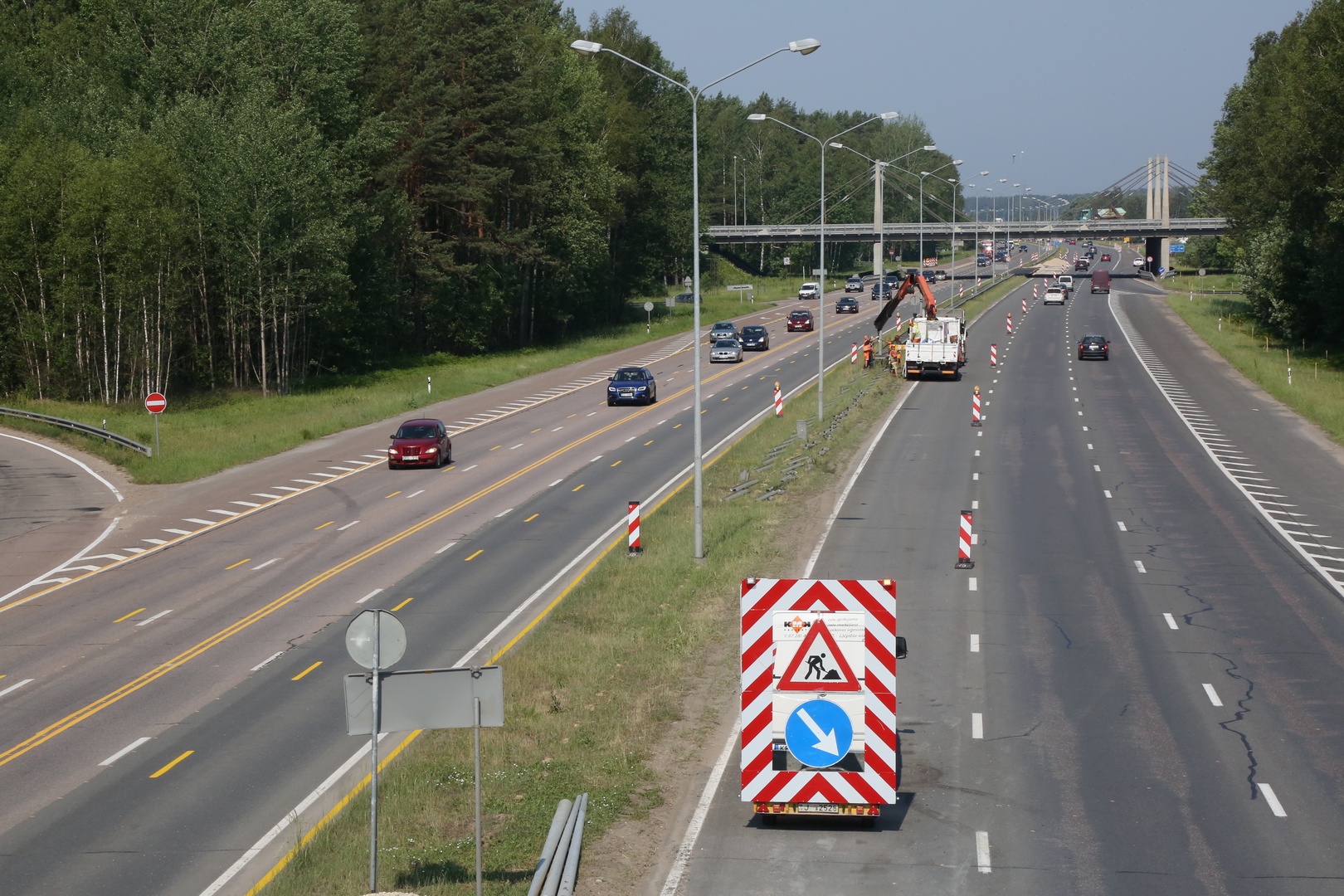 Trešdien atklās atjaunoto Jūrmalas šoseju