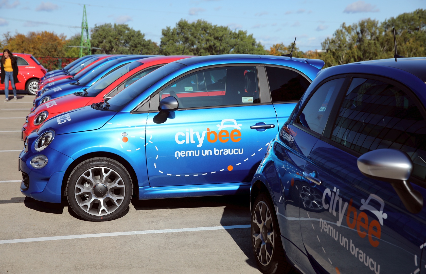 "CityBee" cīņai ar nepilngadīgo sēšanos pie automašīnu stūres plāno pārskatīt sodu politiku