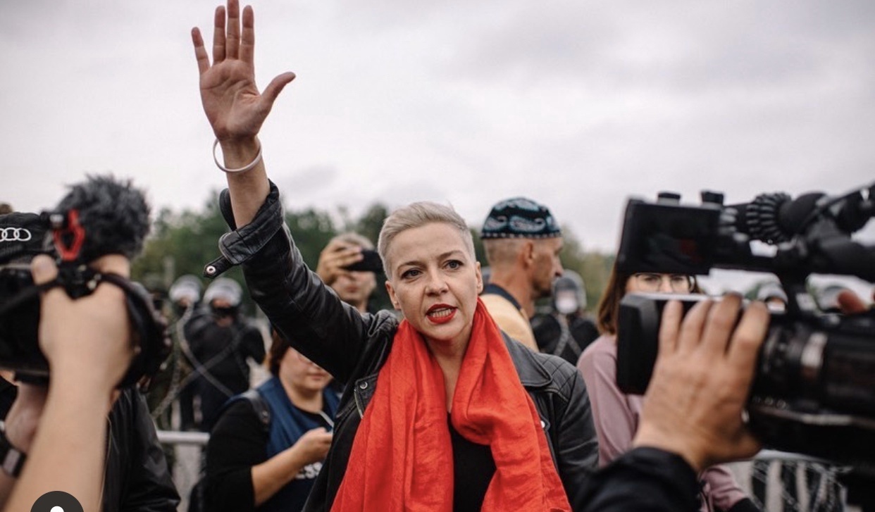 Протесты в Беларуси: Мария Колесникова задержана людьми в масках