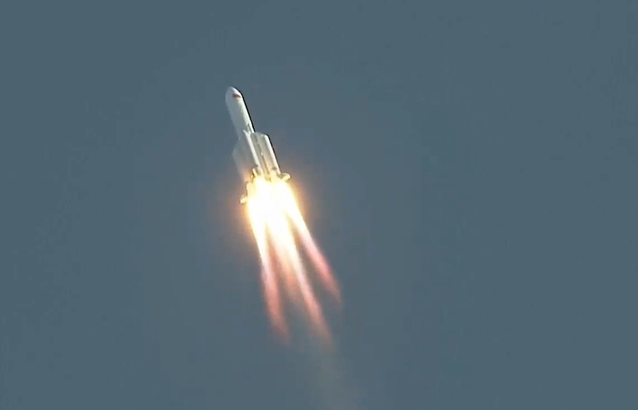 Китай отмечает успешный запуск и посадку секретного космического корабля