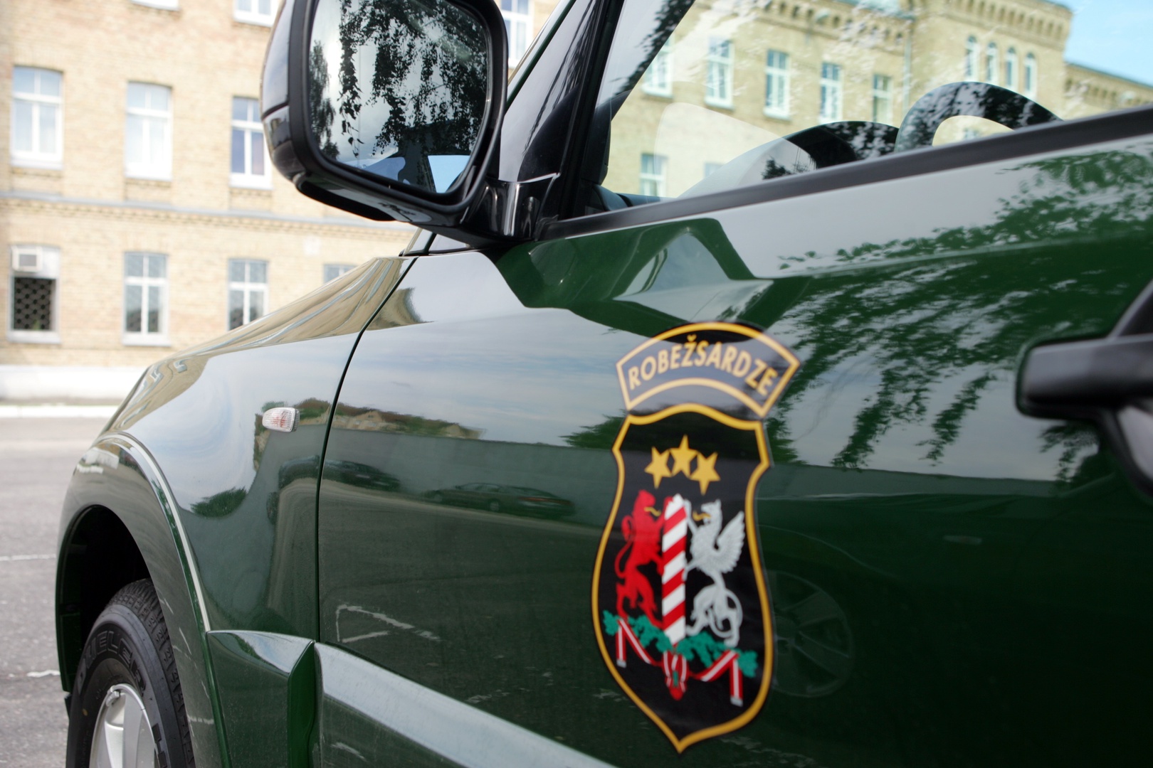 Rucavas novadā robežsargs no darba brīvajā laikā pēc pakaļdzīšanās aiztur dzērājšoferi