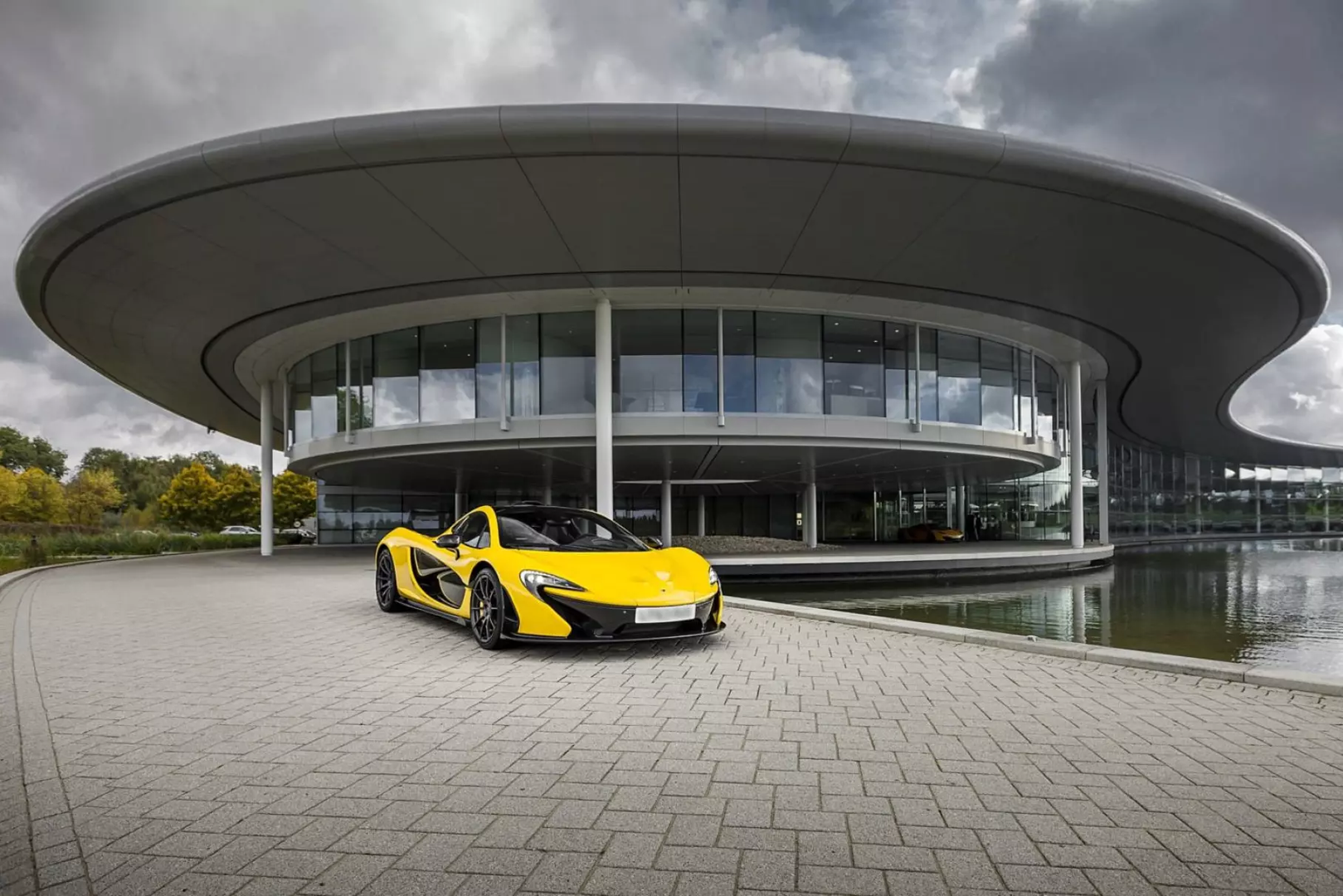 McLaren продаёт штаб-квартиру из-за проблем c финансыми