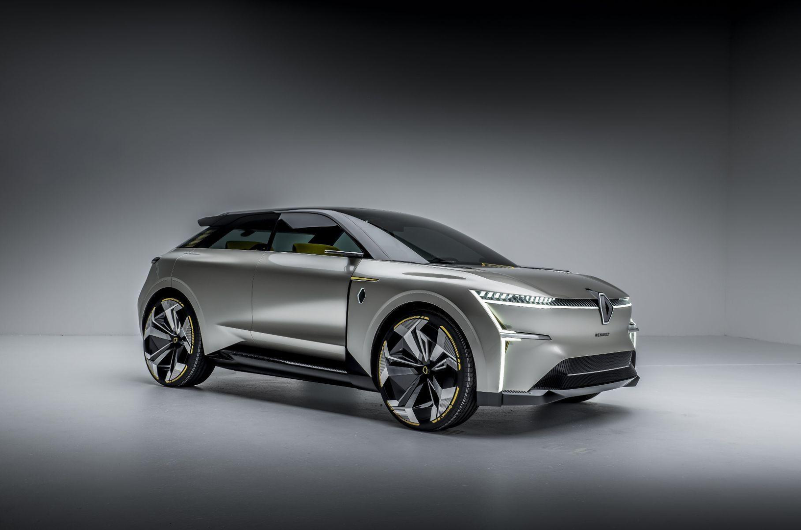 Два электрических кроссовера от Renault