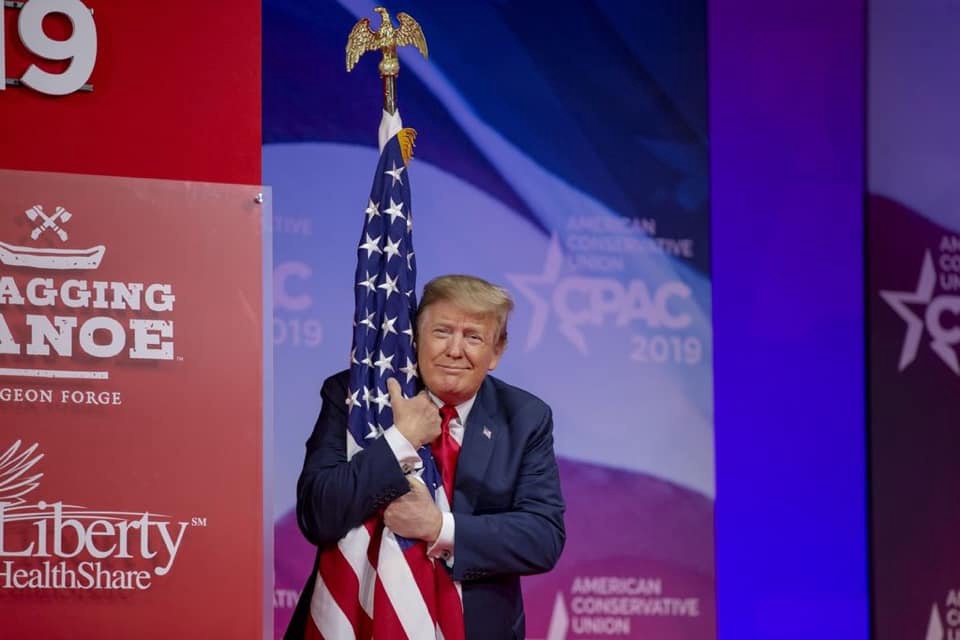Трамп отрицает преуменьшение серьезности Covid-19