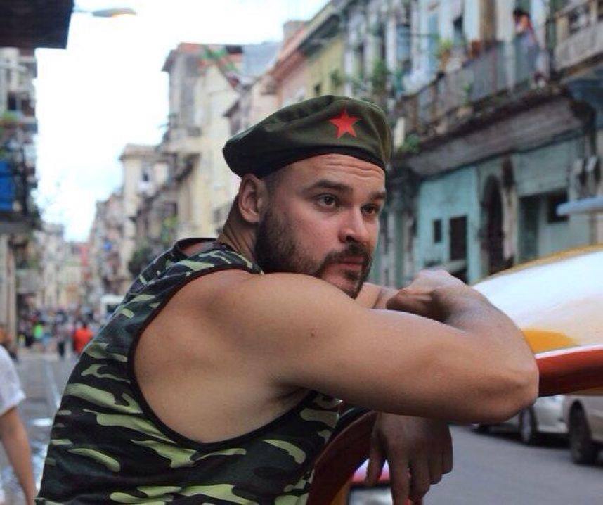 Националист "Тесак" покончил с собой в СИЗО