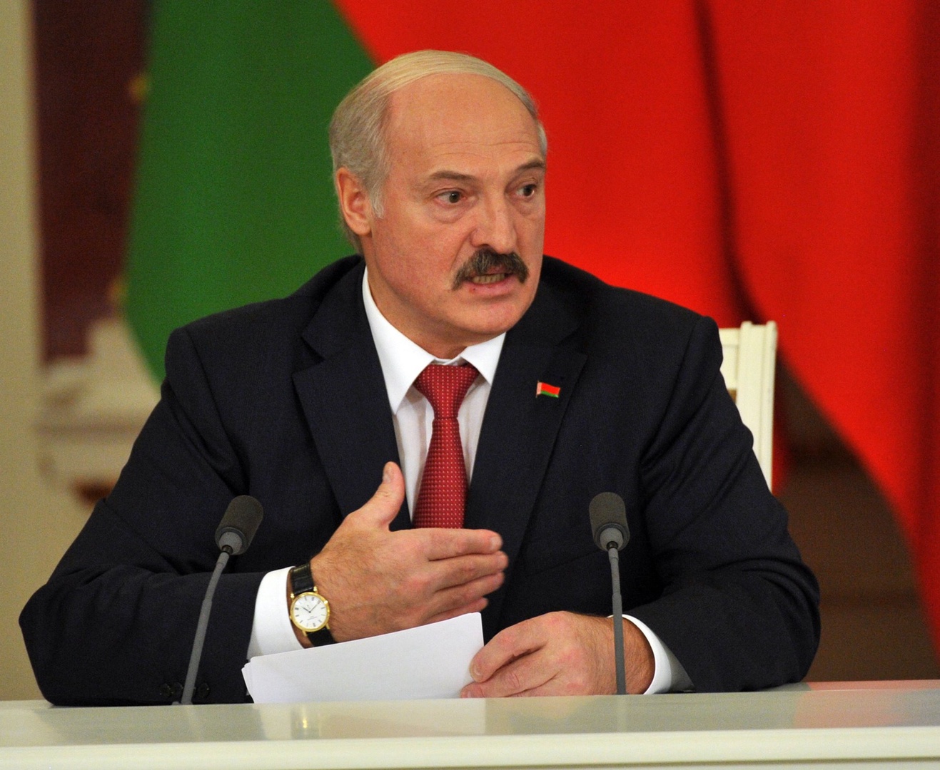 Лукашенко поставил точку в вопросе о новых выборах президента Белоруссии Лукашенко поставил точку в вопросе о новых выборах президента Белоруссии