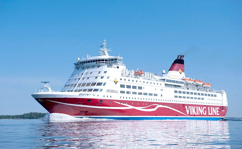 У берегов Финляндии сел на мель паром Viking Line