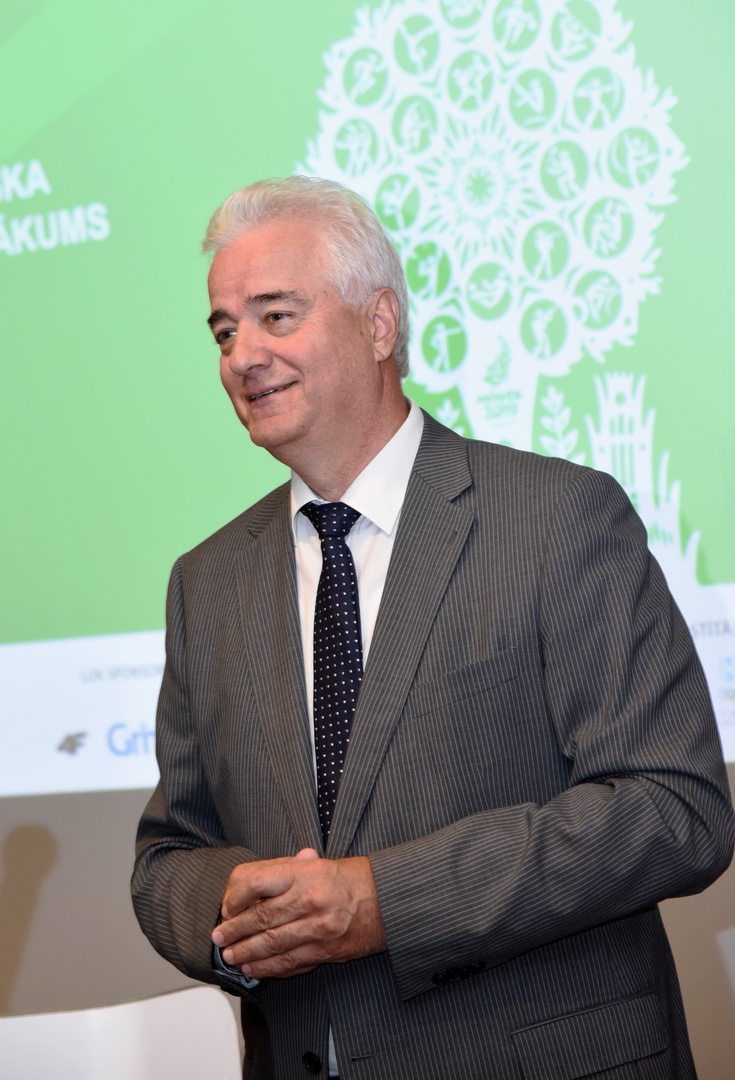 Lukašenko atceļ no amata vēstnieku Latvijā