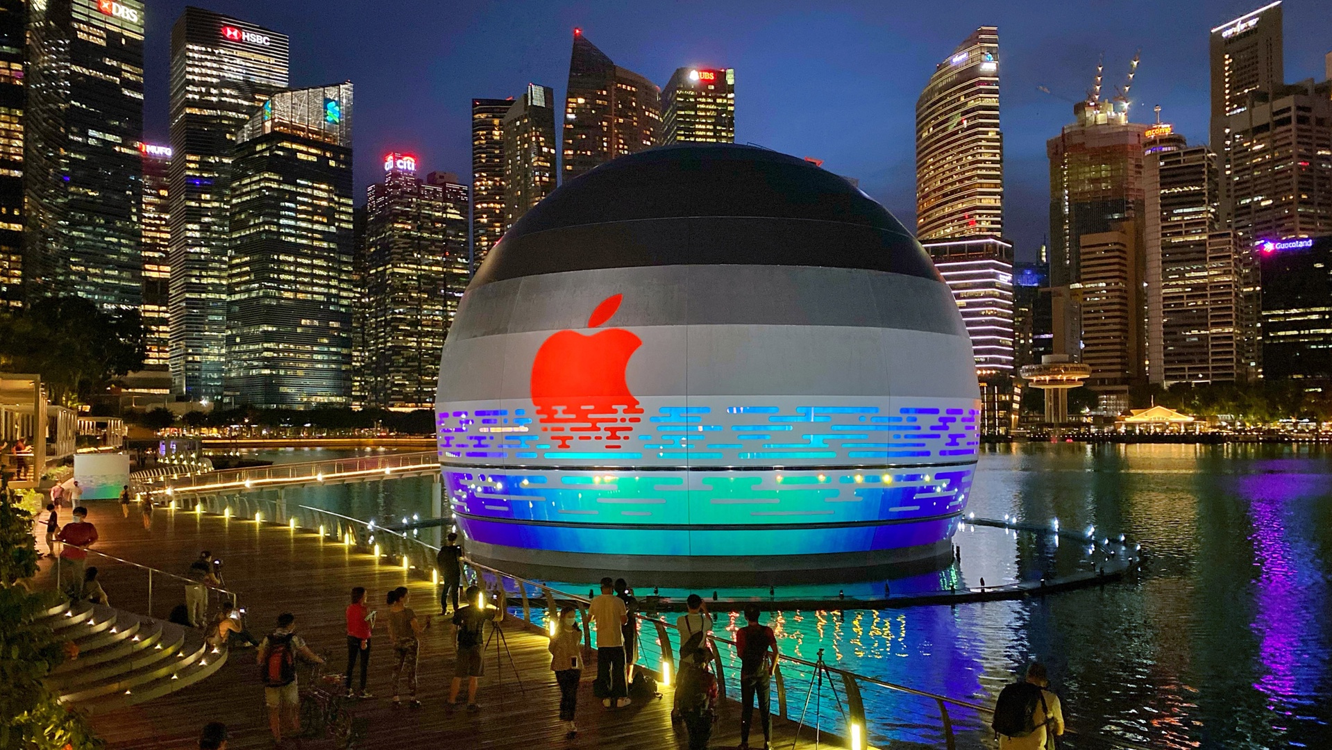 Сингапур начнет платить людям за тренировки со смарт-часами от Apple