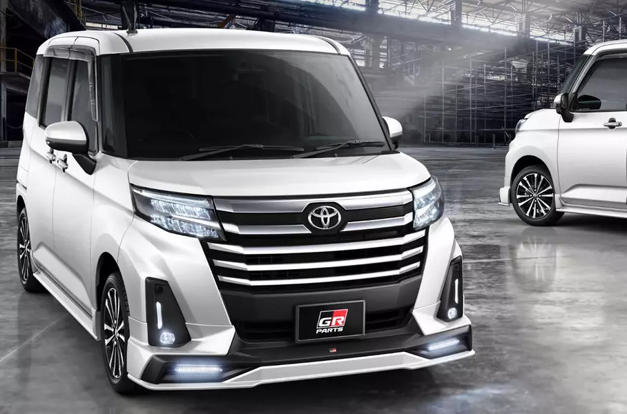 «Гоночный» мини-фургон от Toyota «Гоночный» мини-фургон от Toyota