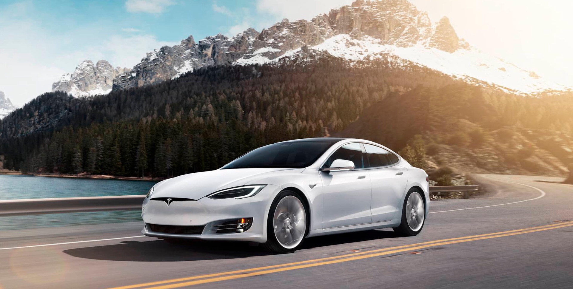 Водитель Tesla в Канаде "вздремнул", пока машина разогналась до 150 км/ч