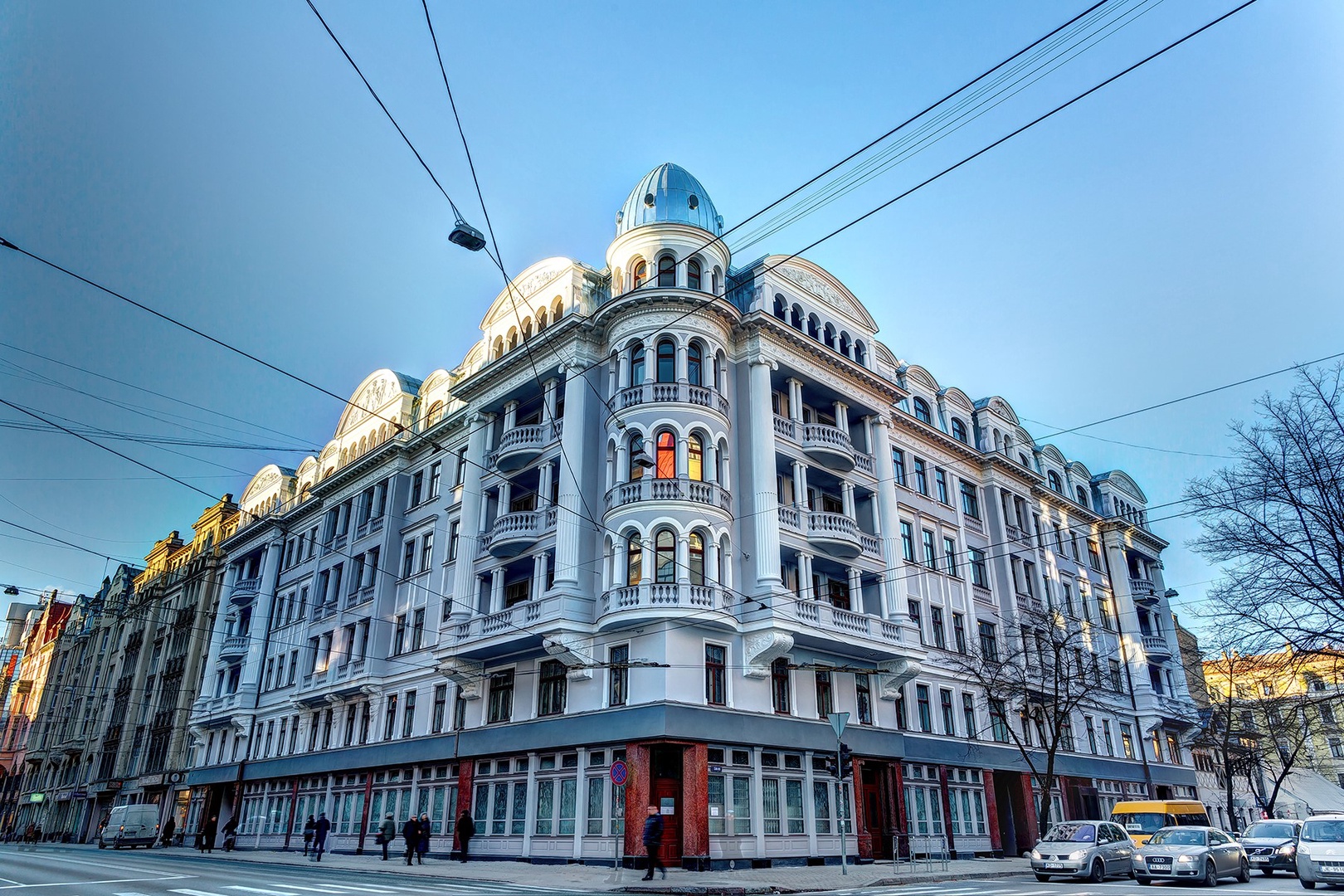 Угловой дом снова выставлен на продажу