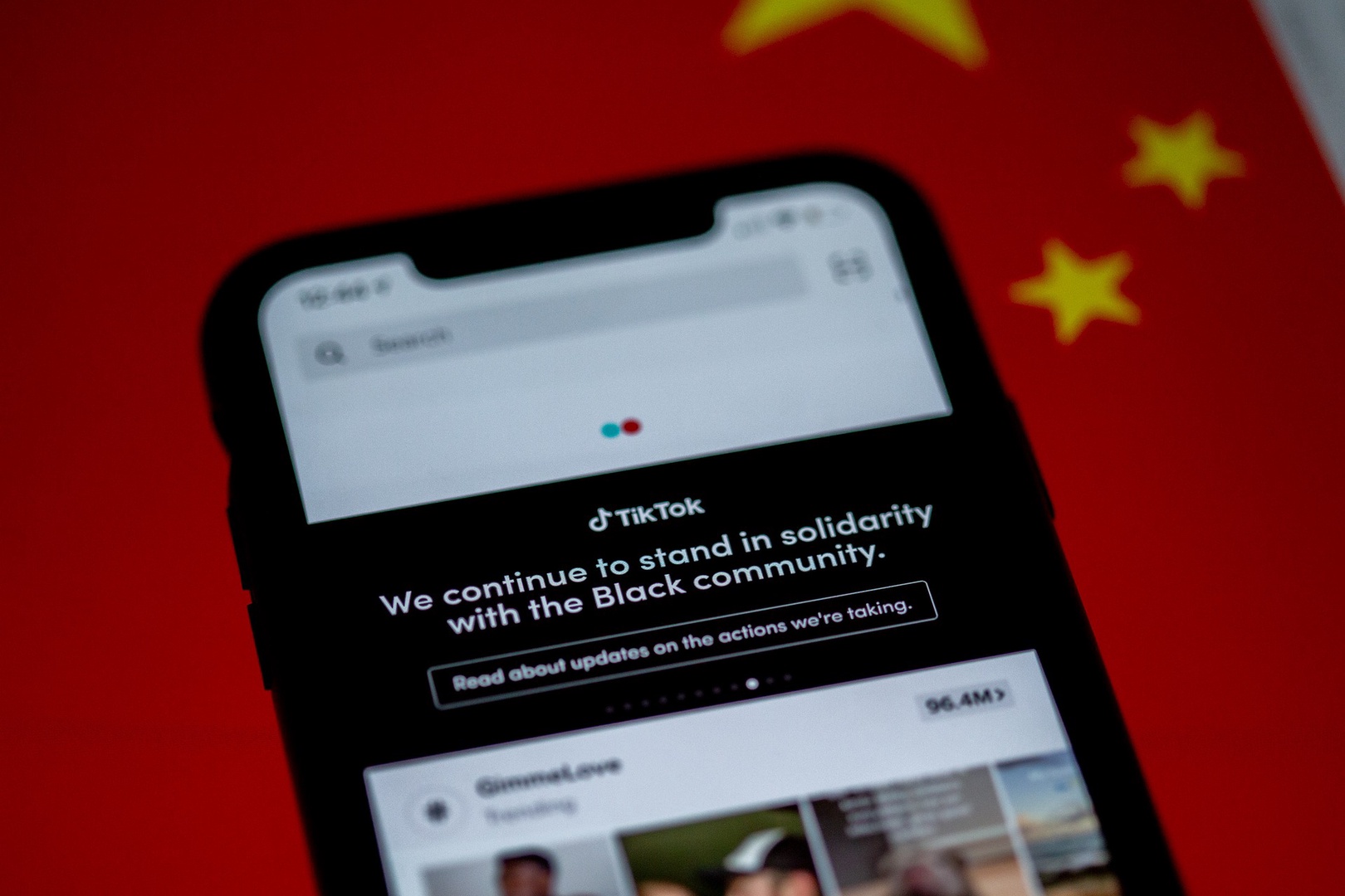TikTok и WeChat: США запретят скачивание приложений через 48 часов