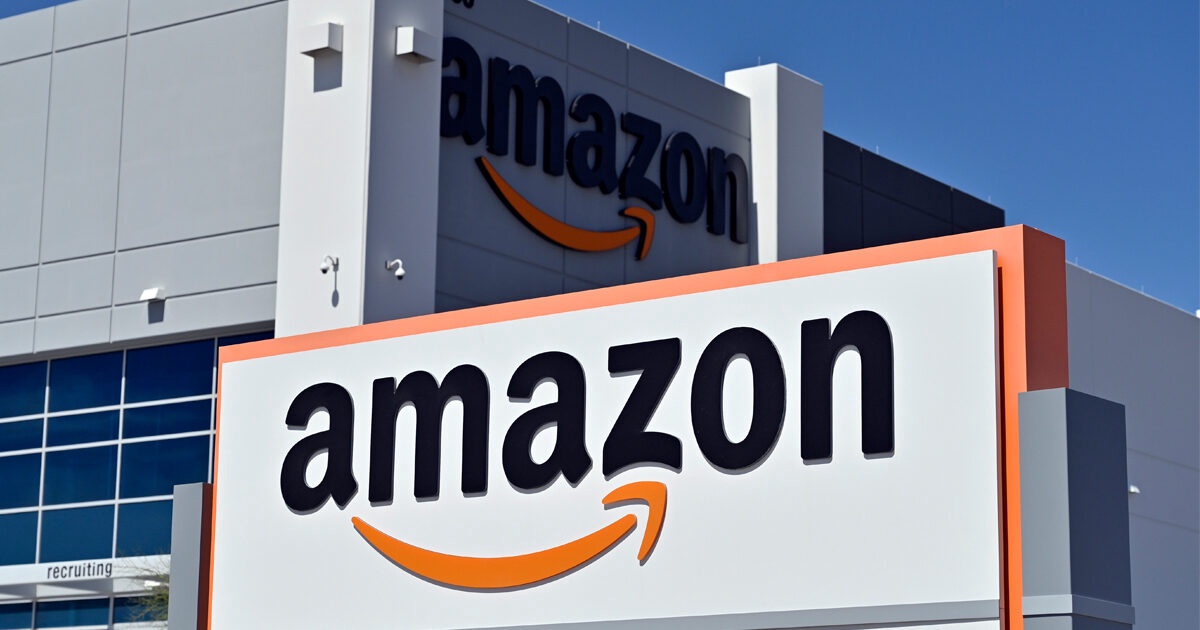 Amazon представило дрон для обеспечения безопасности дома