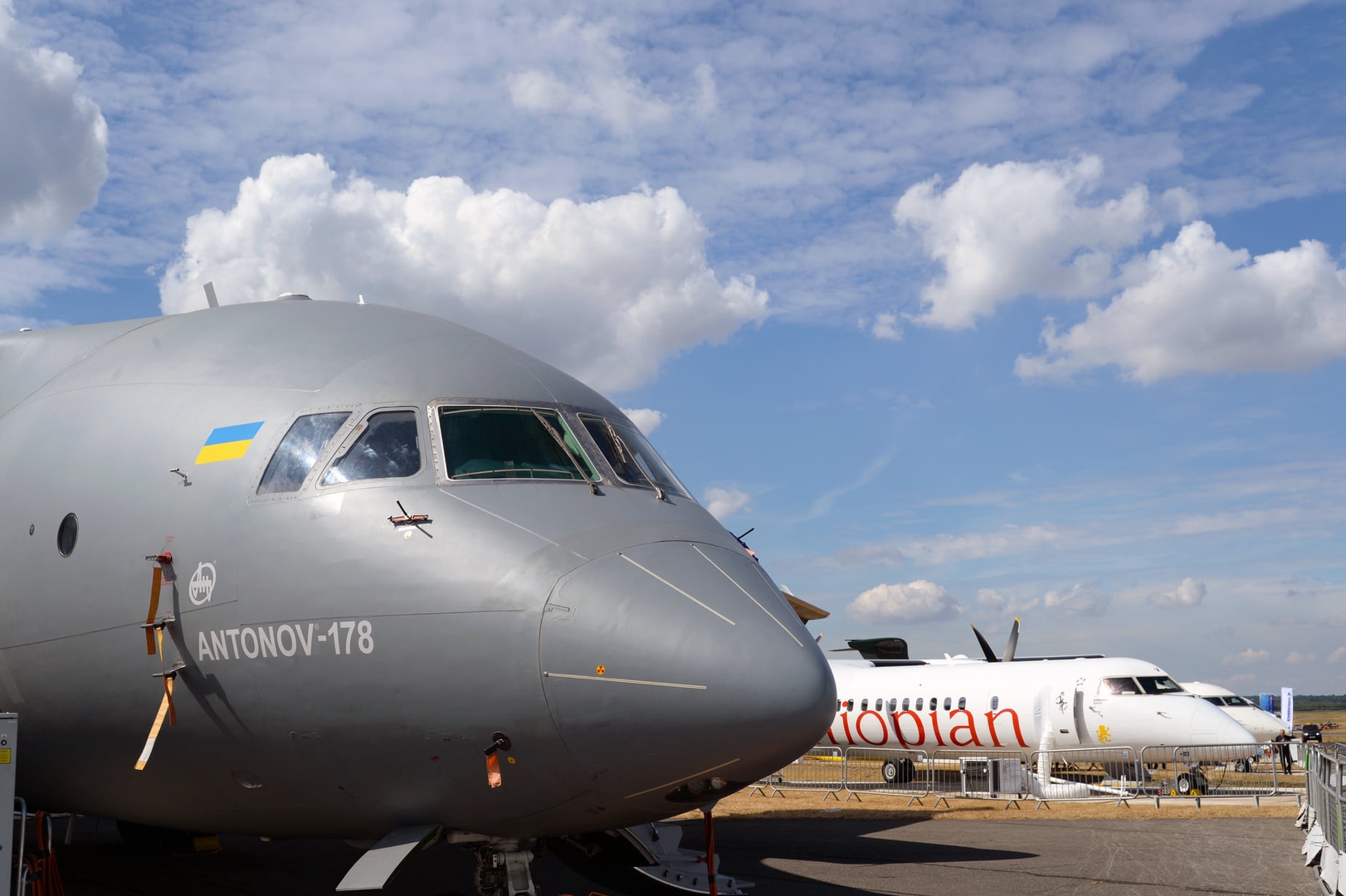 Крушение военного самолета Украины: погибло не менее 22 курсантов Крушение военного самолета Украины: погибло не менее 22 курсантов