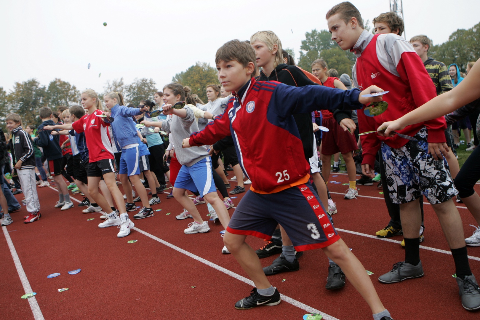Apsver iespēju mazināt pulcēšanās iespējas sporta pasākumos iekštelpās un pasākumos