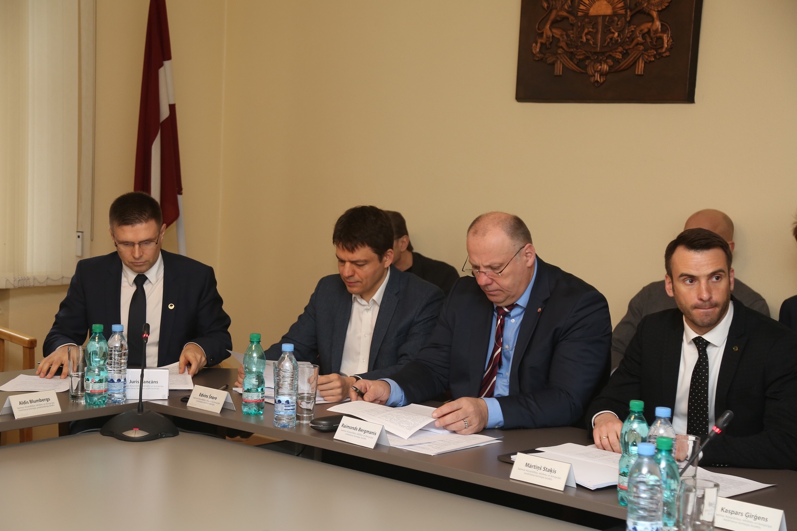 Deputāti spriež par policijas darba efektivitāti saistībā ar sevišķi smagu noziegumu novēršanu