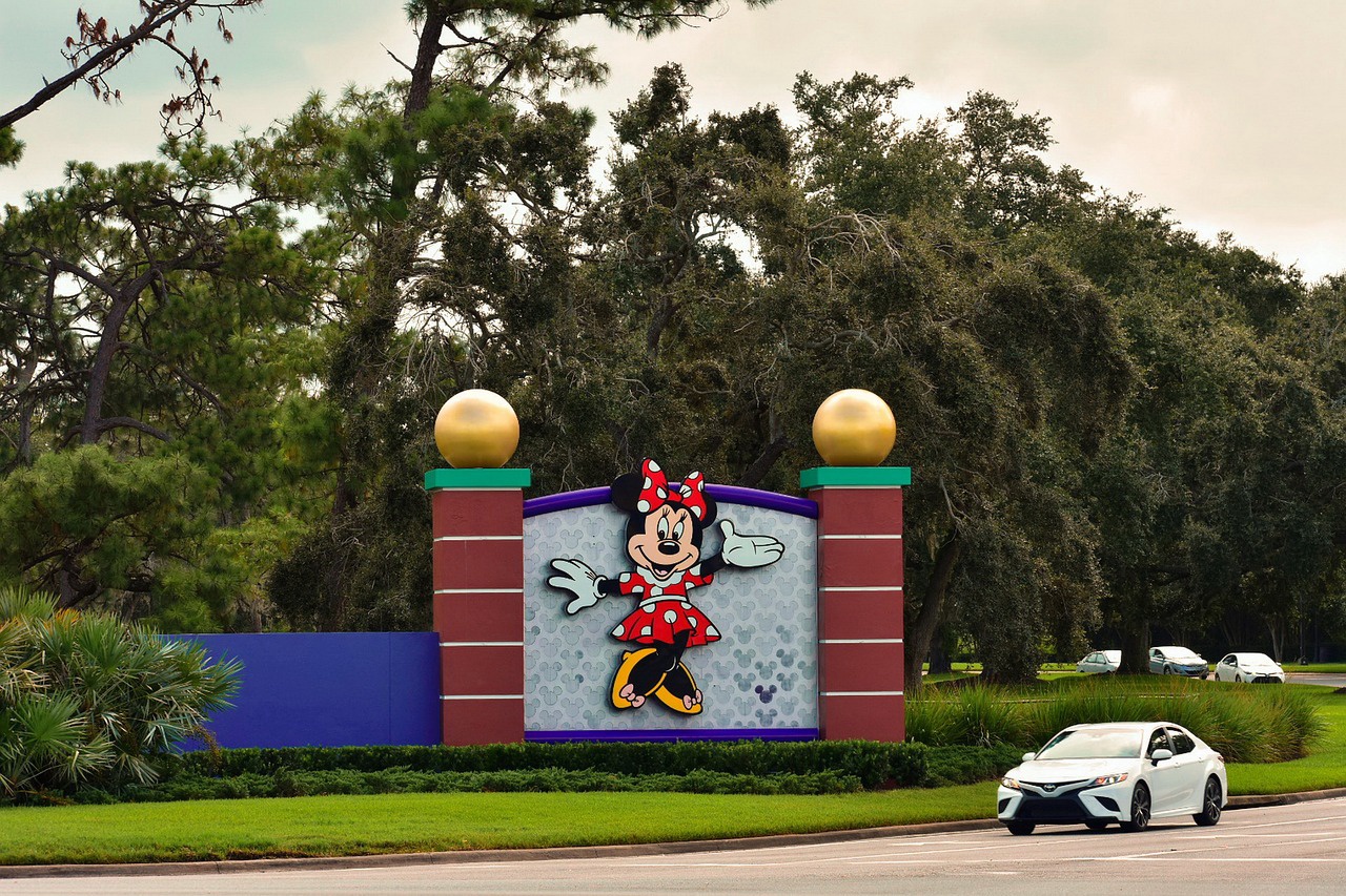 Disney увольняет 28 тысяч работников парков развлечений