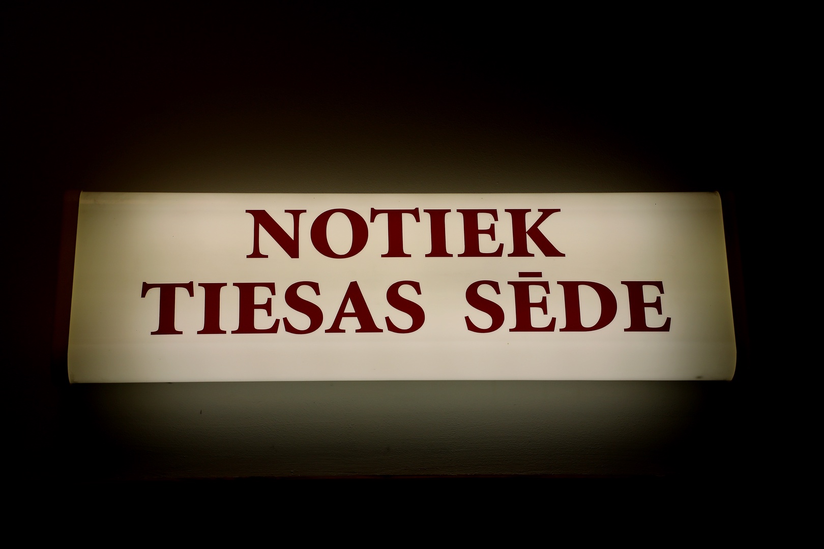 Lietā pret Dobeles novada deputātu Eihmani saistībā ar pusaudža nāvi Auru pagastā