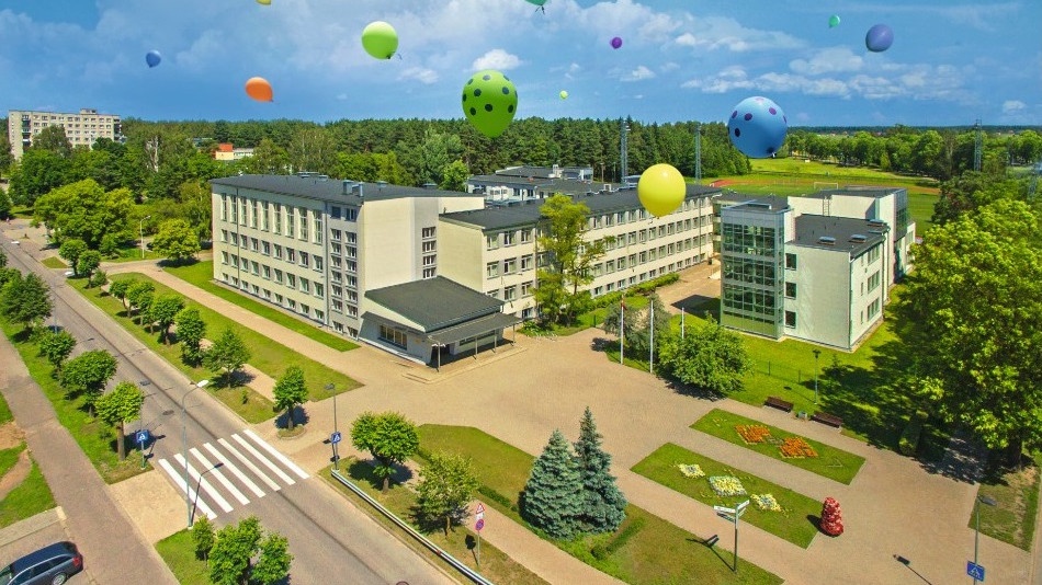 Covid-19: 1-я Олайнская школа на время перешла на частично удаленное обучение