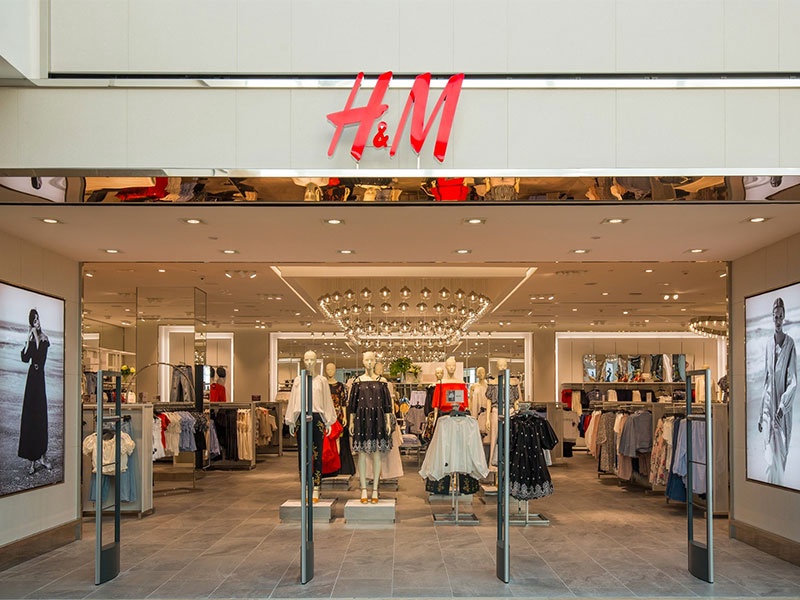 H&M оштрафован на 35,3 миллиона евро за слежку за сотрудниками